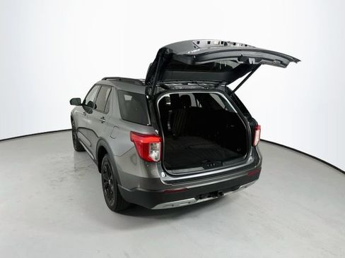 Used 2023 Ford Explorer XLT w/ Equipment Group 202A AWD/4WD image 24