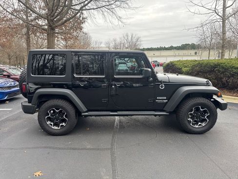 Used 2018 Jeep Wrangler Unlimited Sport S image 17