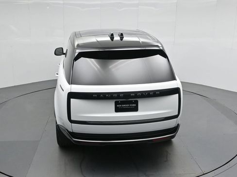 Used 2025 Land Rover Range Rover SE image 37