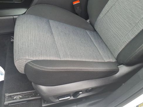 Used 2023 Nissan Rogue SV image 12