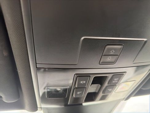 Used 2023 Volkswagen Tiguan SE R-Line image 63