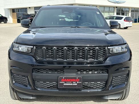 New 2025 Jeep Grand Cherokee L Altitude image 3