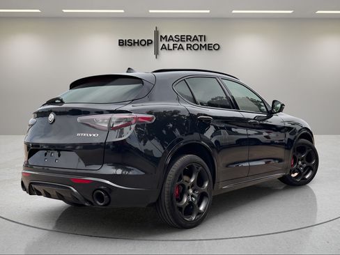 Used 2024 Alfa Romeo Giulia Veloce AWD/4WD image 5