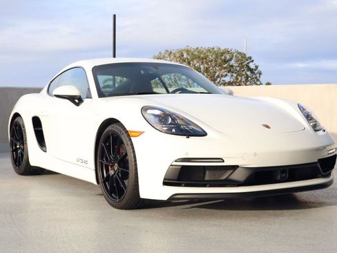 Certified 2025 Porsche 718 Cayman GT4 image 7