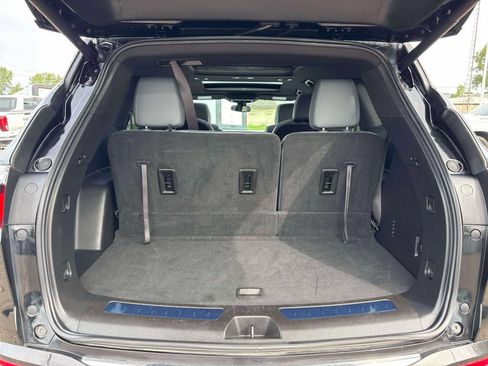 Used 2024 Buick Enclave Essence w/ Experience Buick Package AWD/4WD image 35