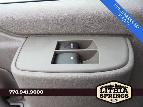 Used 2018 Chevrolet Express 2500 Extended image 27