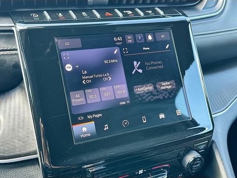 Used 2024 Jeep Grand Cherokee Laredo image 14