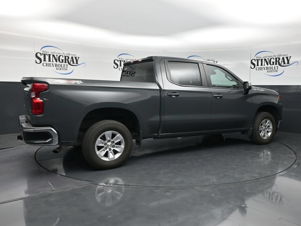 Used 2025 Chevrolet Silverado 1500 LT AWD/4WD image 9