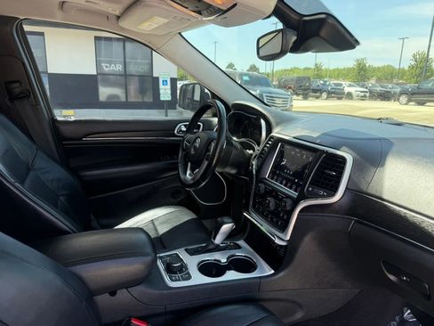 Used 2018 Jeep Grand Cherokee Summit w/ Platinum Series Group AWD/4WD image 31