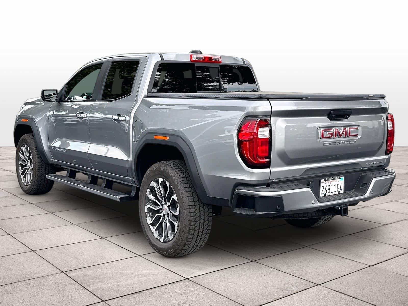 Used 2025 GMC Canyon Denali AWD/4WD image 4