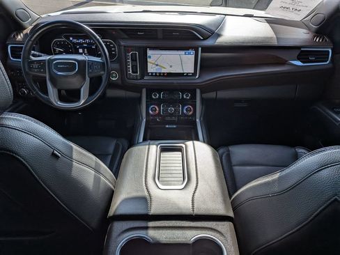 Used 2021 GMC Yukon Denali w/ Denali Premium Package AWD/4WD image 19