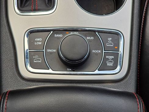 Used 2018 Jeep Grand Cherokee Trailhawk w/ Trailhawk Luxury Group AWD/4WD image 38