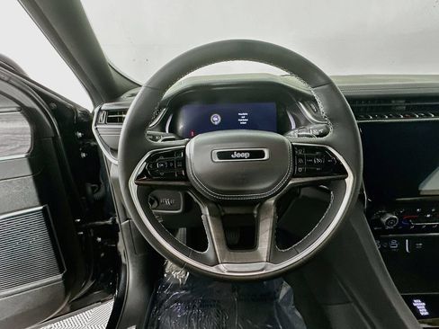Certified 2023 Jeep Grand Cherokee Overland w/ Luxury Tech Group IV AWD/4WD image 19
