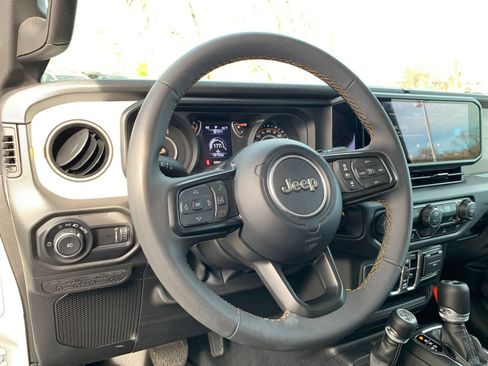 Used 2025 Jeep Wrangler Unlimited Sport AWD/4WD image 33
