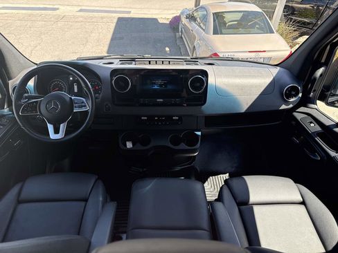 Used 2022 Mercedes-Benz Sprinter 2500 image 20