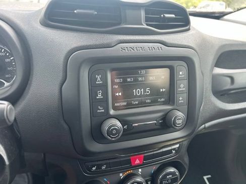 Used 2016 Jeep Renegade Latitude AWD/4WD image 11