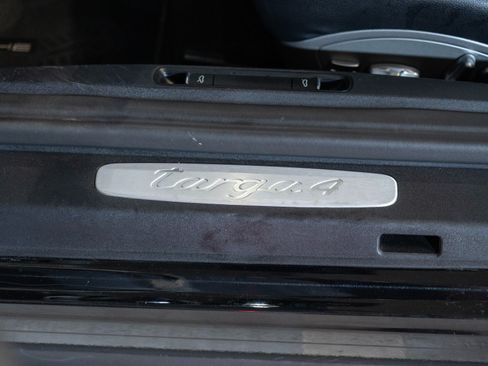 Certified 2018 Porsche 911 Targa 4 AWD/4WD image 13