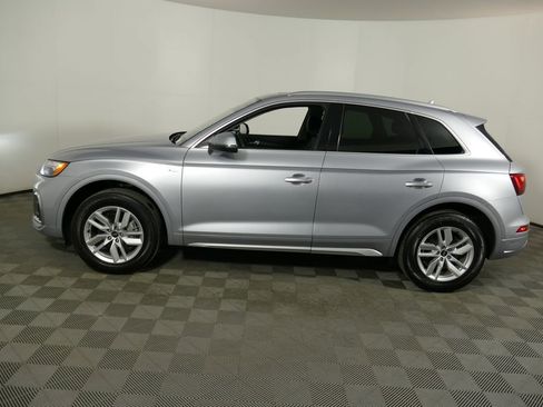 Used 2023 Audi Q5 2.0T Premium w/ Convenience Package AWD/4WD image 29