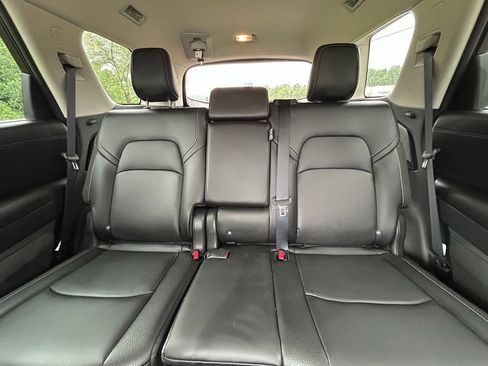 Used 2024 Nissan Pathfinder SL w/ Cargo Package AWD/4WD image 8