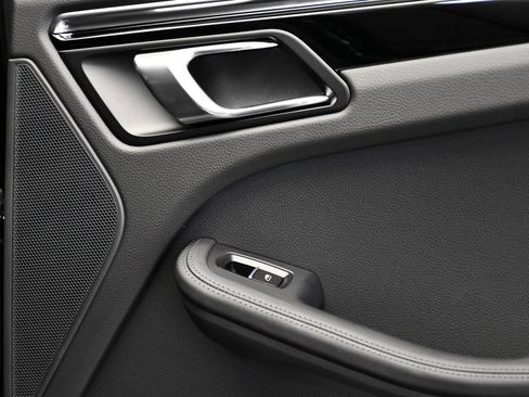 Certified 2026 Porsche Macan AWD/4WD image 54