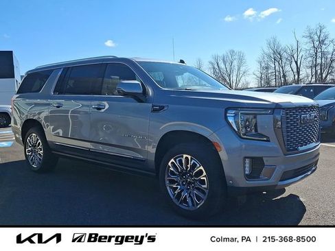 Used 2024 GMC Yukon XL Denali Ultimate AWD/4WD image 3