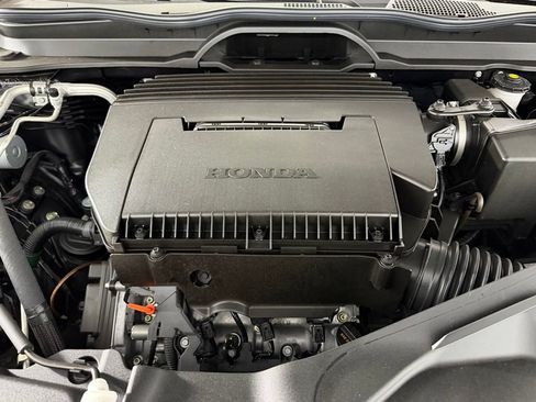 Used 2025 Honda Pilot Black Edition image 37