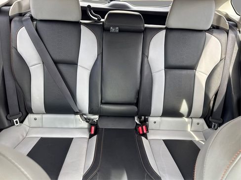 Used 2019 Subaru Crosstrek 2.0i Limited w/ Moonroof Package w/Navigation image 16