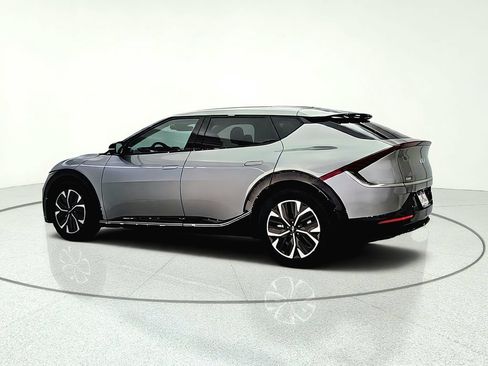 Used 2022 Kia EV6 Wind w/ Wind Technology Package AWD/4WD image 5