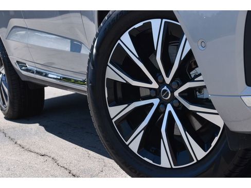 Used 2023 Volvo XC60 B5 Plus w/ Climate Package AWD/4WD image 11