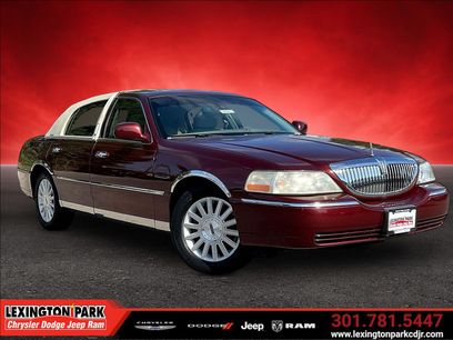 Used 2003 Lincoln Town Car Signature