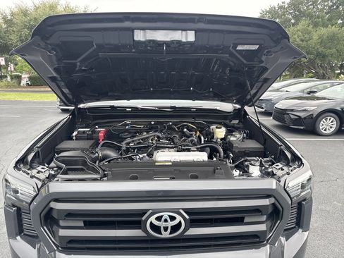 Used 2025 Toyota Tacoma SR image 33