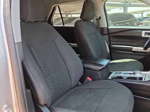 Used 2021 Ford Explorer XLT RWD image 18