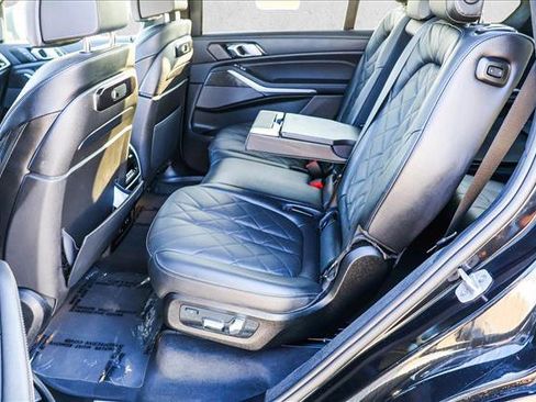 Used 2025 BMW X7 xDrive40i image 23