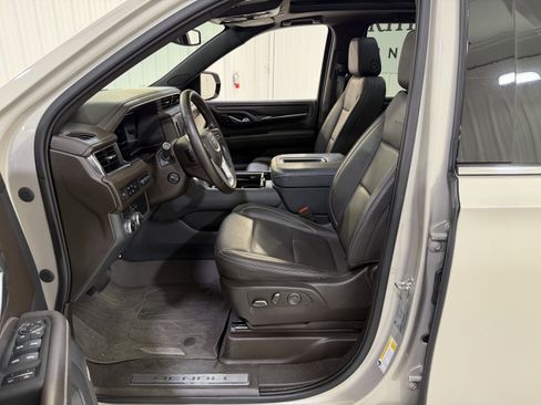 Used 2023 GMC Yukon Denali image 11
