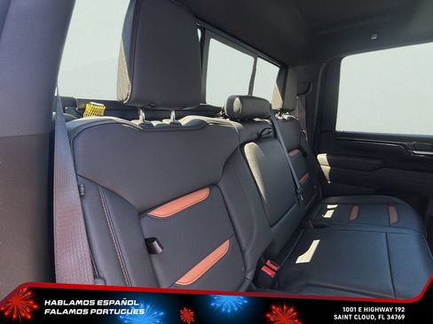 Used 2025 GMC Sierra 2500 AT4 w/ AT4 Premium Plus Package AWD/4WD image 30