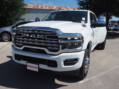 New 2025 RAM 3500 Longhorn image 2