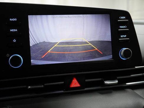 Used 2023 Hyundai Elantra SEL image 21