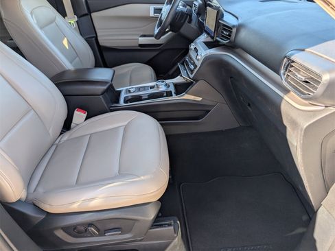 Used 2021 Ford Explorer XLT w/ Equipment Group 202A image 30