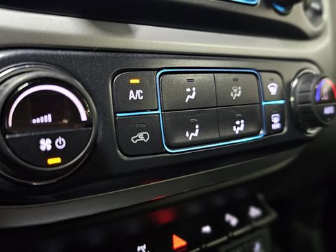 Used 2018 Chevrolet Colorado ZR2 AWD/4WD image 35