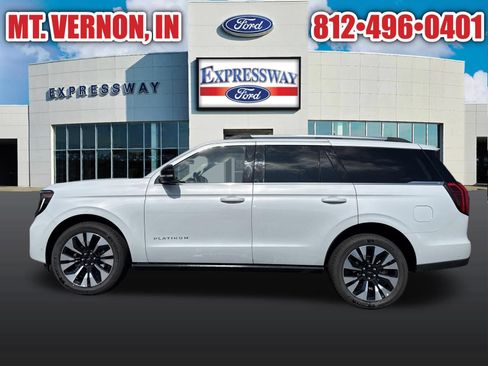 Used 2025 Ford Expedition Platinum w/ Driver's Package AWD/4WD image 15