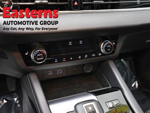 Used 2023 Mitsubishi Outlander SEL AWD/4WD image 19