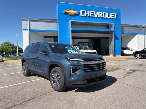 New 2026 Chevrolet Traverse LT AWD/4WD image 1