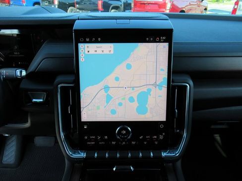 Used 2025 GMC Yukon XL Denali image 20