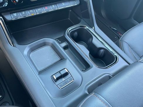 Used 2024 GMC Sierra 2500 AT4 image 10