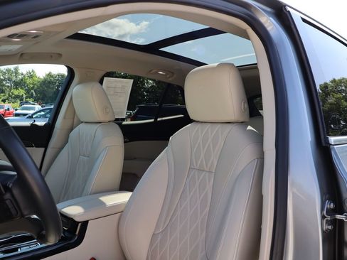 Used 2023 Buick Envision Avenir AWD/4WD image 4