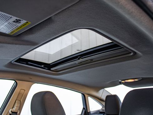 Used 2013 Ford Fiesta SE w/ Moon & Mood Pkg image 21