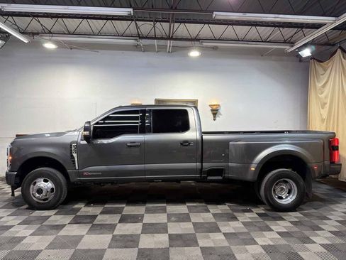 Used 2025 Ford F350 Platinum w/ FX4 Off-Road Package AWD/4WD image 2