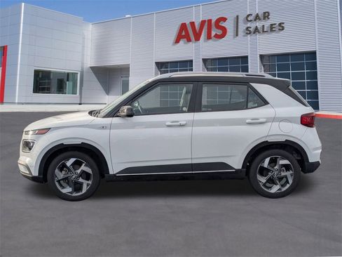 Used 2025 Hyundai Venue Limited image 2