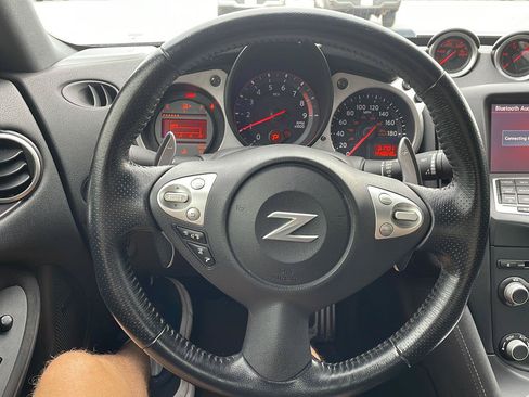Used 2018 Nissan 370Z Touring RWD image 8