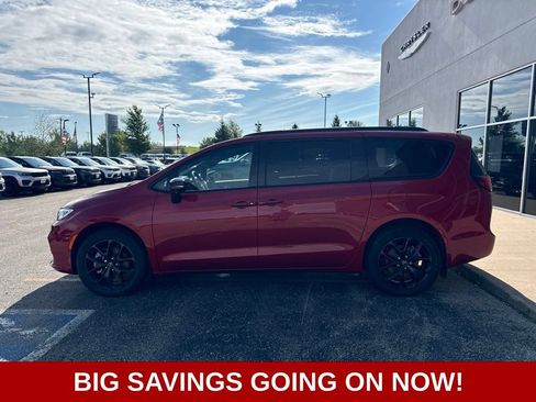 New 2026 Chrysler Pacifica Select w/ S Appearance Package AWD/4WD image 7